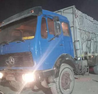 کامیون ۲۰ کامیون بنز هشت سیلندر - 0