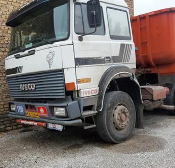 کامیون ۲۰ کشنده ایویکو ۳۳۰ - 0