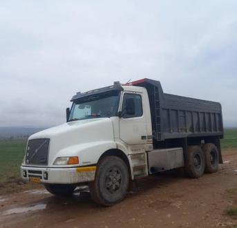کامیون ۲۰ کامیون ولوو NH12 - 0