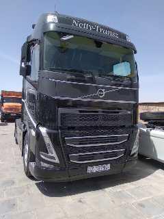 کشنده ولوو FH 460 در کامیون ۲۰
